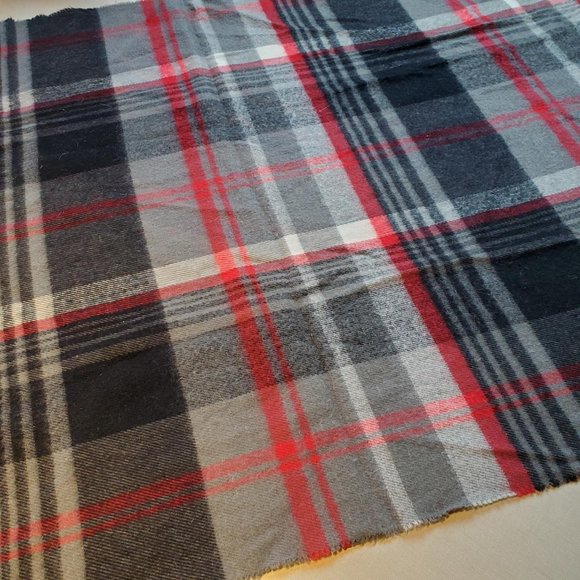 Large Oversized Scarf Wrap Plaid Tartan Fringe Grey Red - Picture 3 of 6